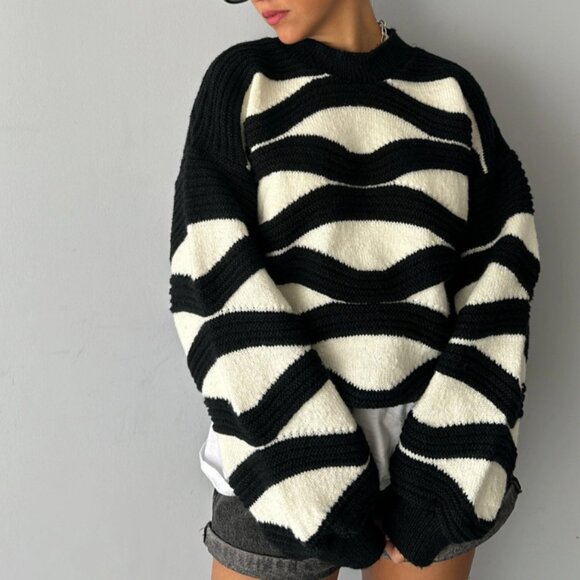 Black and Off White Textured Knit Pullover Sweater Lantern Sleeve - Picture 1 of 7